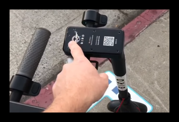 Как зарядить арендованный скутер Whoosh